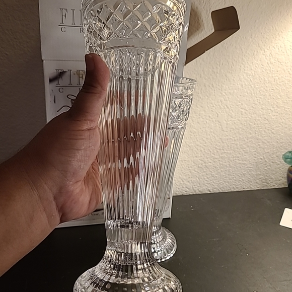 EXQUISITE NEW IN BOX 5th AVENUE Pair of 10" Reversible Candle Holder & Vase. - Picture 4 of 7